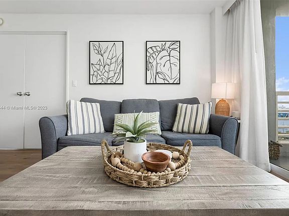 5th image of 2670 E Sunrise Blvd #717