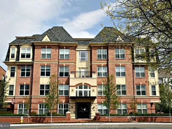 320 S West St APT 301, Alexandria, VA 22314