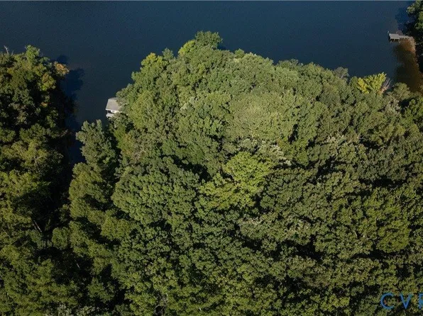 4628 Elmira Ln, Bumpass, VA 23024