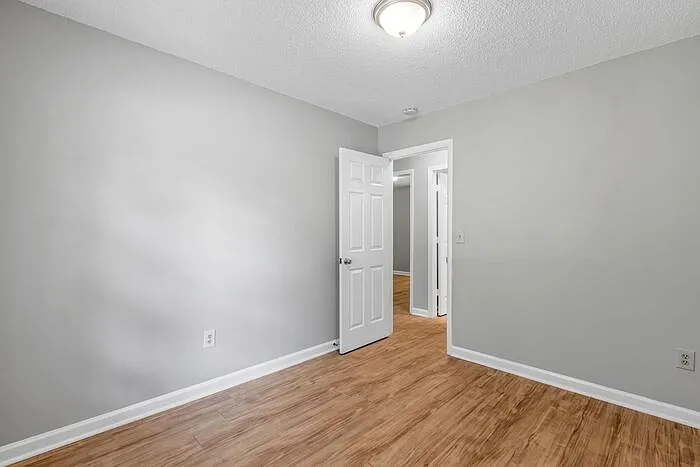1811 Cody Ave — Photo 26