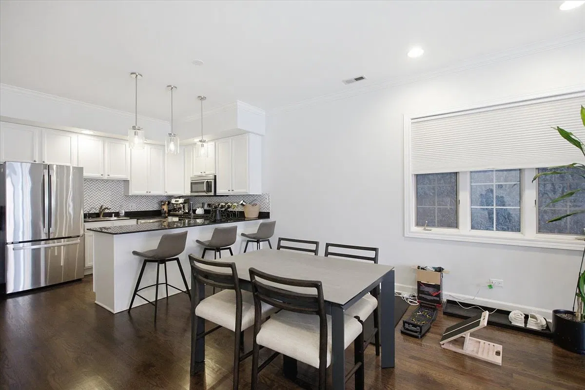 2 bed, 1400 sqft, $3,700 — Photo 4