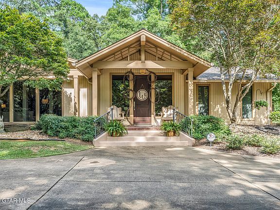 2nd image of 391 Woodland Heights Dr