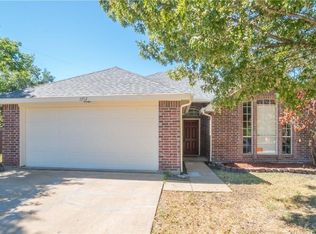 1512 Manitoba Ln, Glenn Heights, TX 75154