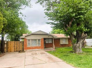 905 SW 1st St, Moore, OK 73160