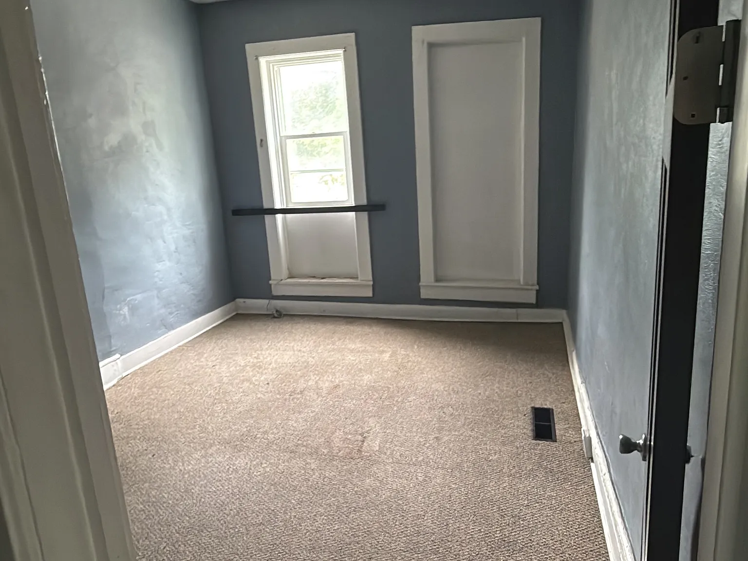 603 1/2 S 11th street — Photo 2