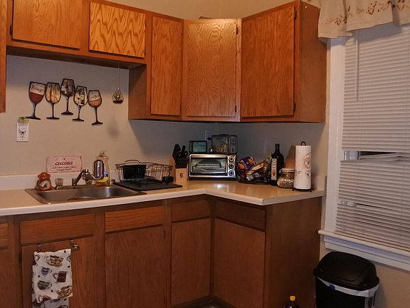 3rd image of 424 New Scotland Ave Floor 2