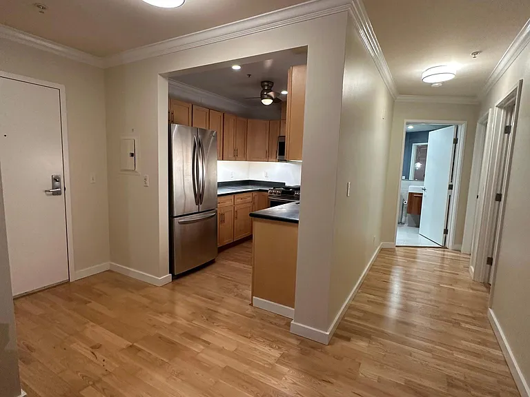 2208 Mission St #406 — Photo 2