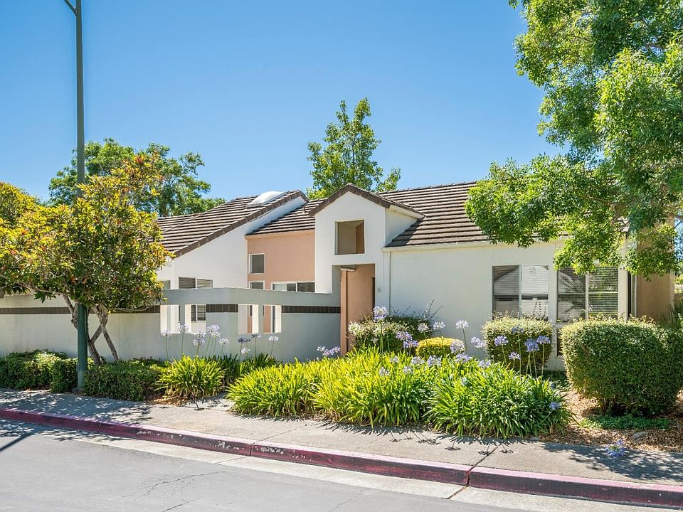 1st image of 1460 Kelly Park Cir