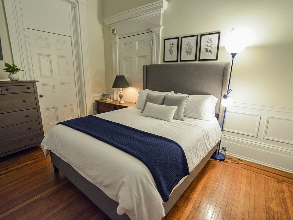 2nd image of 1419 Spruce St APT 1F
