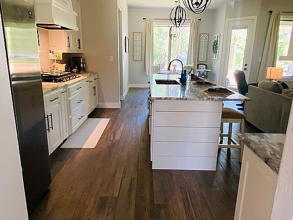 5th image of 130 Saddle Brook Cir