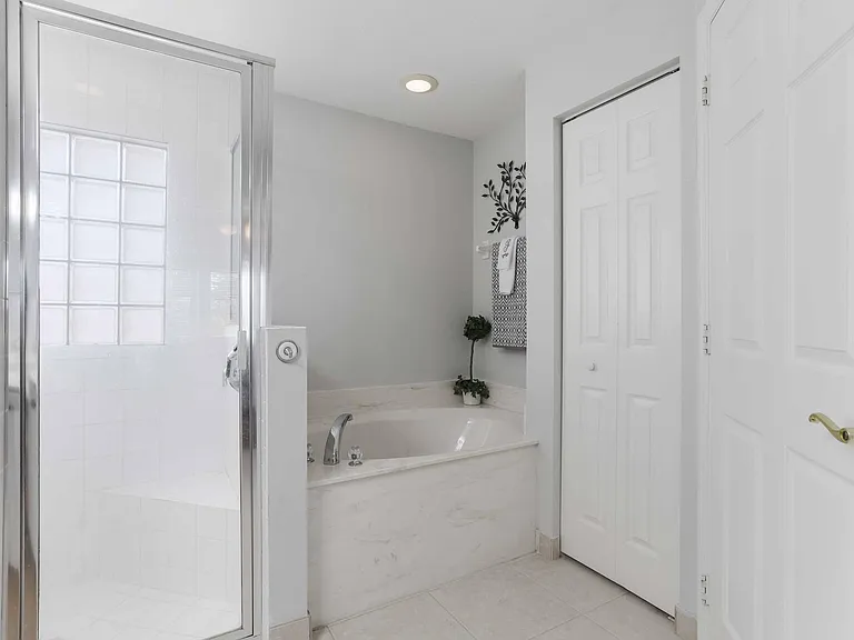 8809 Cascades Isle Blvd — Photo 9