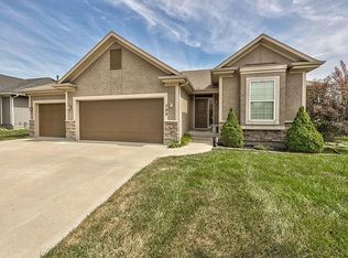 709 NW Eagle Dr, Grain Valley, MO 64029