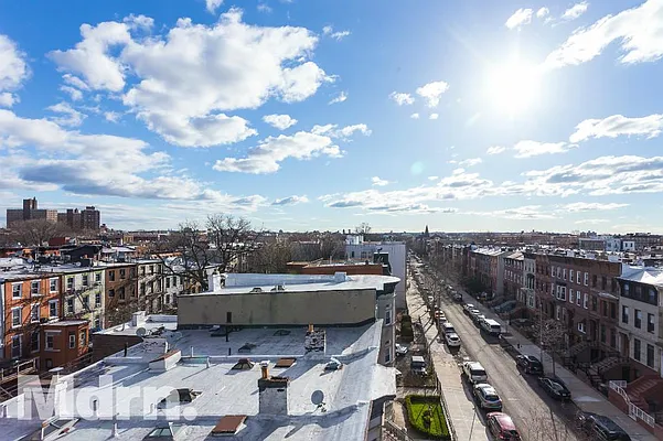 Rented by Mdrn Residential | media 34