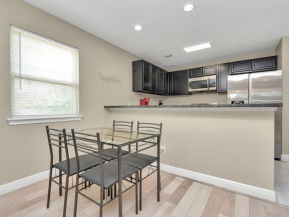 4th image of 4712 Carmen St #A