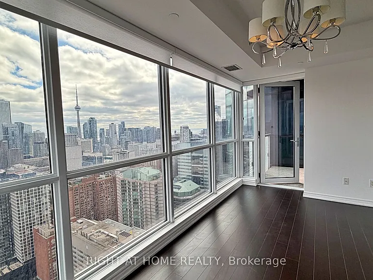 386 Yonge St #4207 — Photo 15