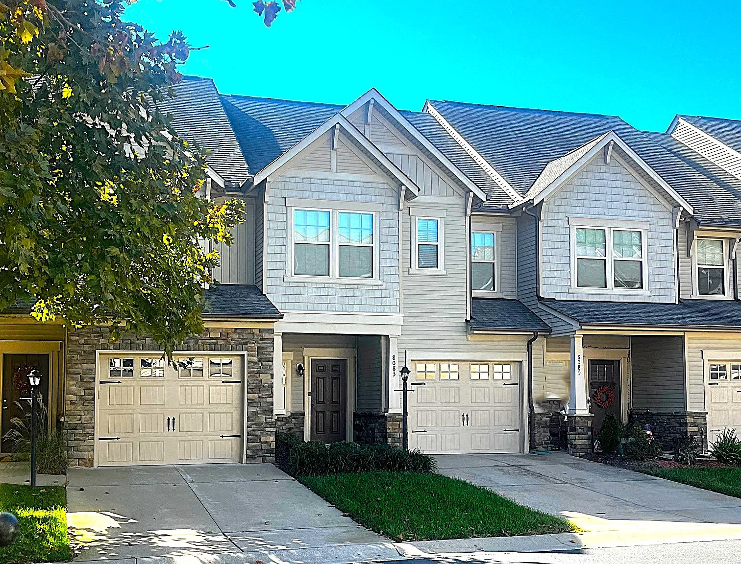 3 bed, 2.5 bath, 1594 sqft, $2,500 — Photo 1