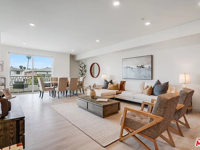 1021 S Shenandoah St #501 — Photo 2