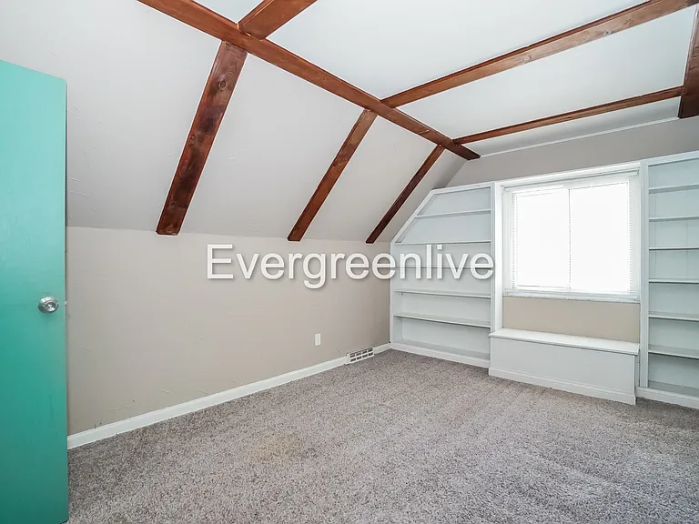 1147 Carrousel Dr E — Photo 11