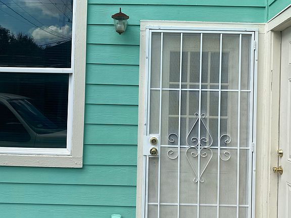 2nd image of 5201 Leeland St #1