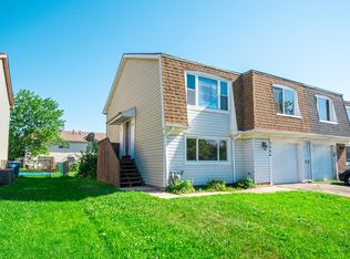 2064 Windward Ln, Hanover Park, IL