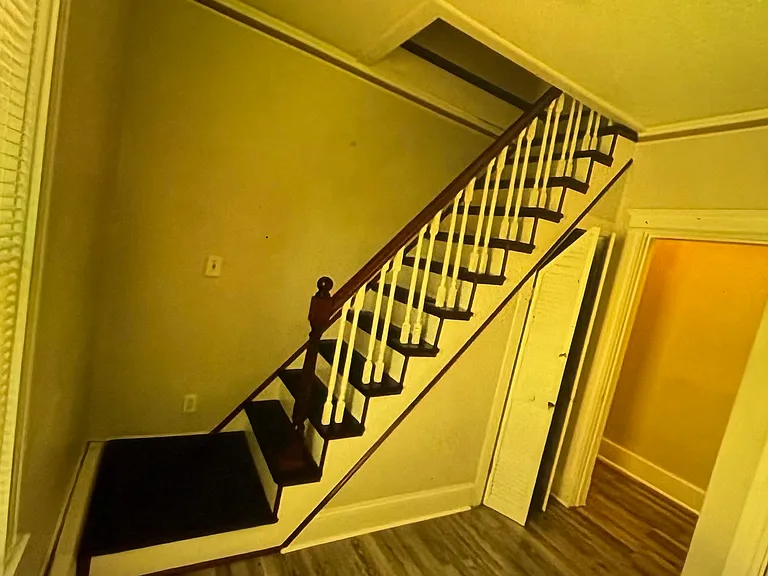 7 Morton St #2 — Photo 4