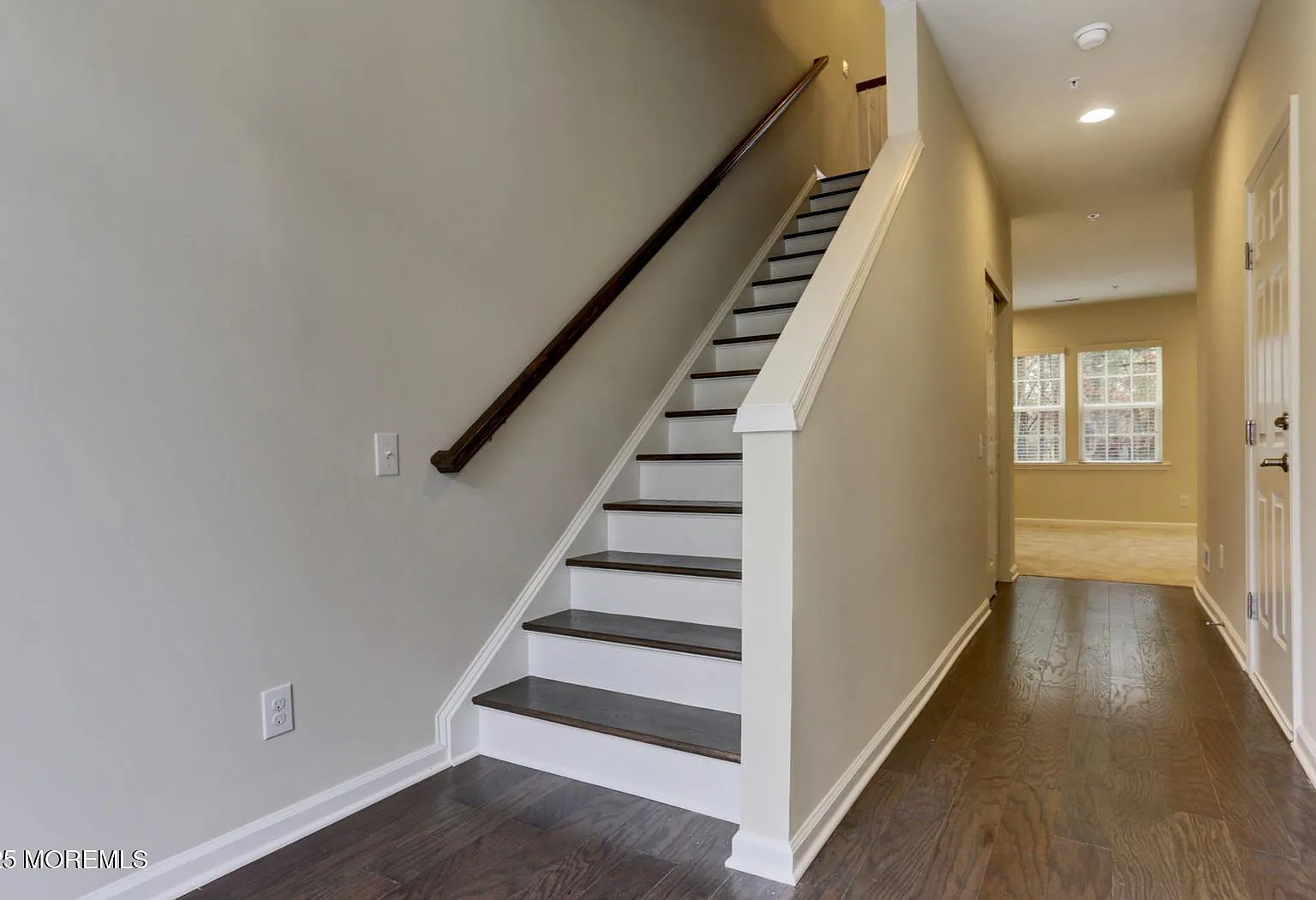 3 bed, 2070 sqft, $4,195 — Photo 2