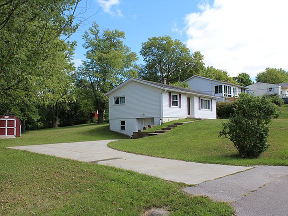 3rd image of 27 Catalina Dr