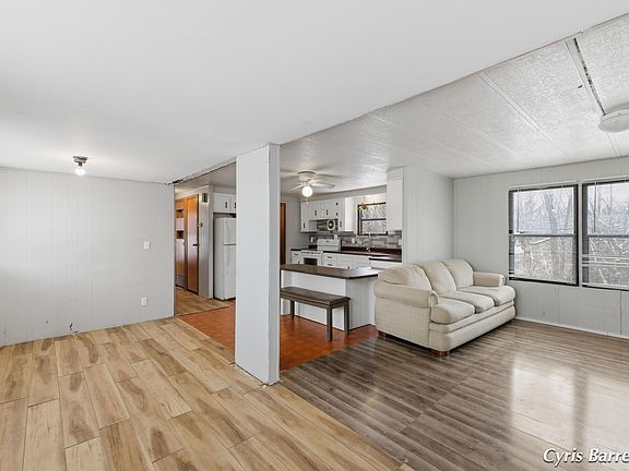 3rd image of 3593 Millrace Ct SE