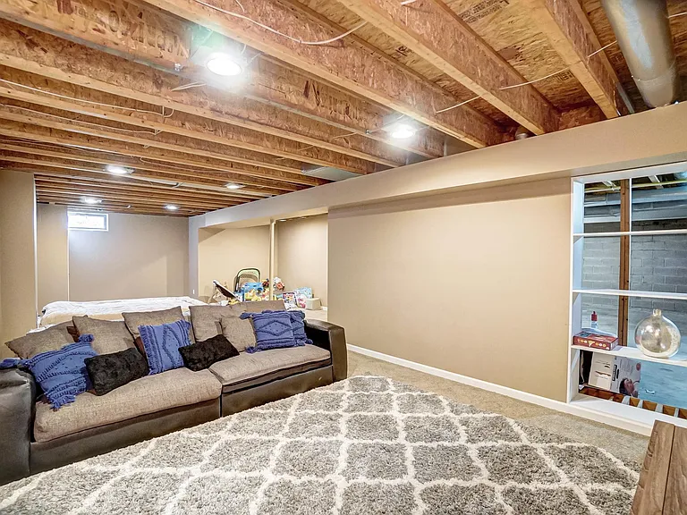 3234 Walkerview Dr — Photo 45