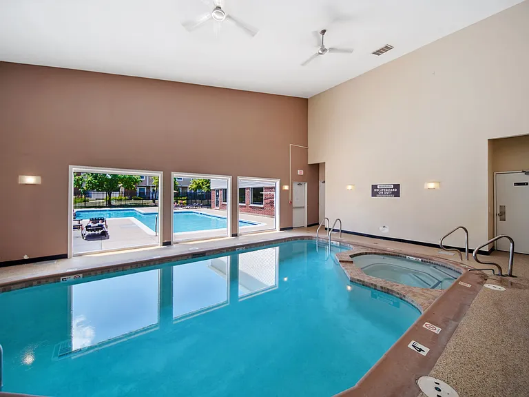 Waterford Place Apartments — Photo 7