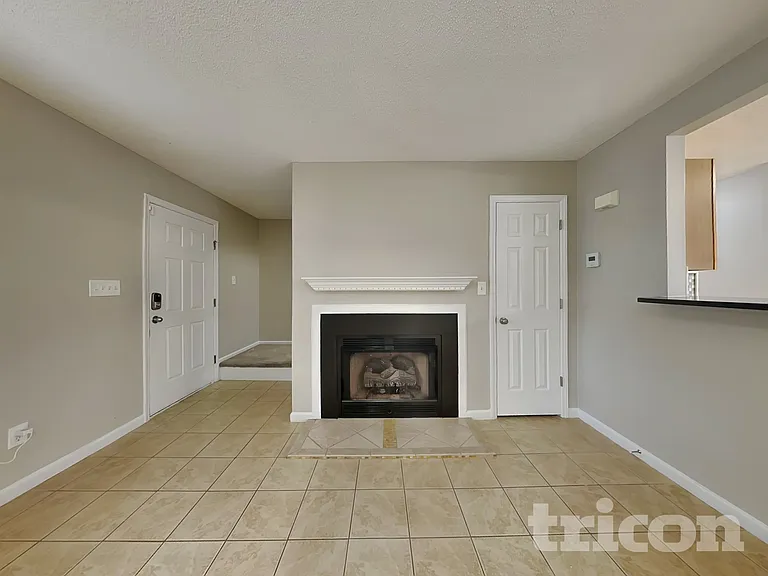 4812 Silverdene St — Photo 2