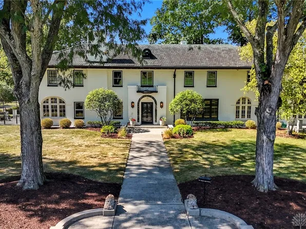 1160 Waving Willow Dr, Dayton, OH 45409