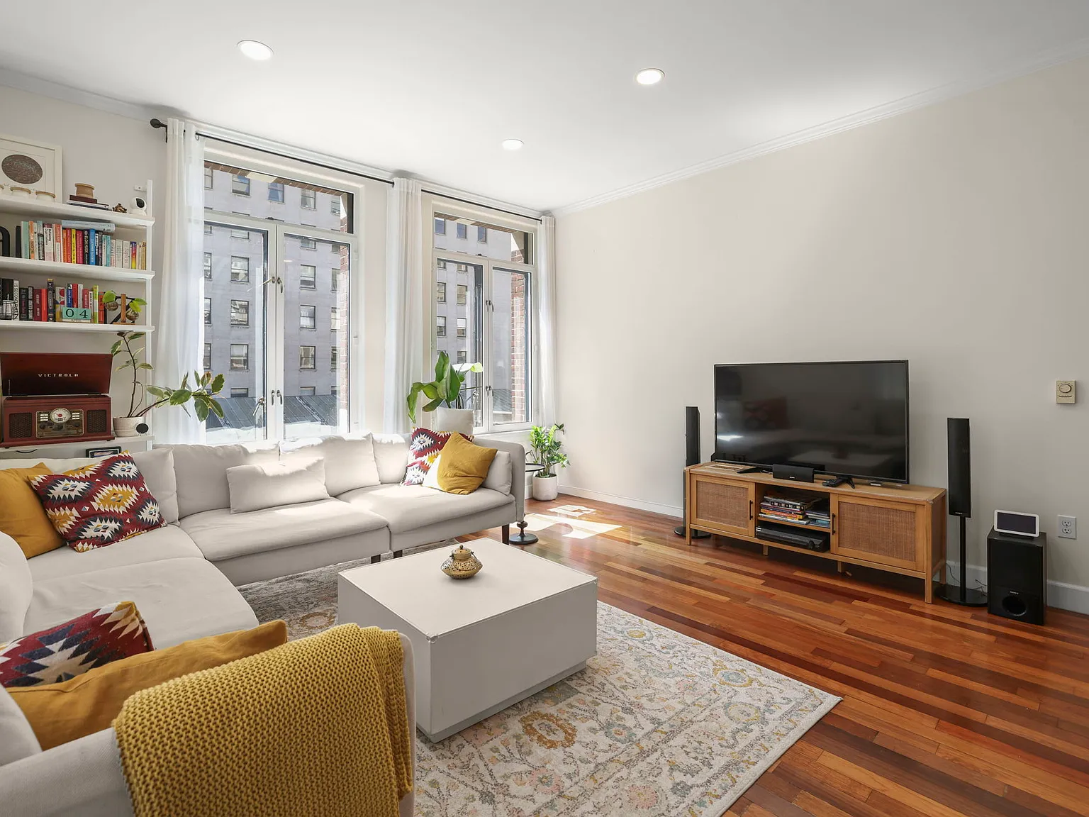 201 Sansome Street, #602 - 1 — Photo 4