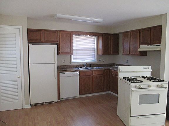 4th image of 8239 Wayne Ave