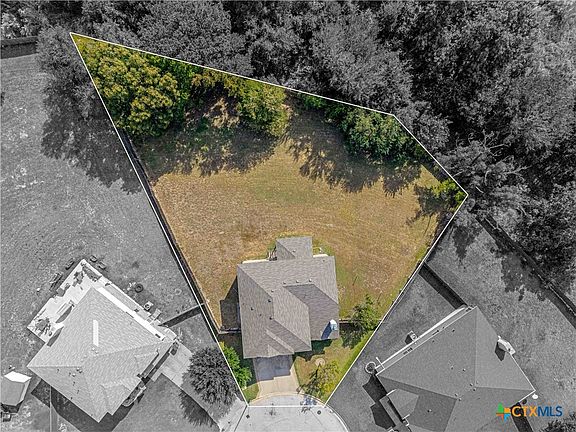 2nd image of 424 W Iowa Dr