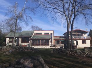 207 Fairwood Dr, Tiverton, RI 02878