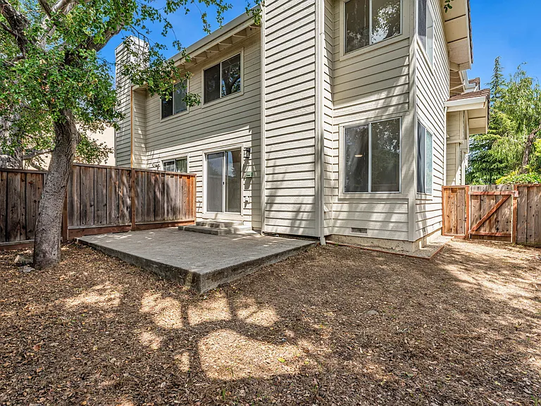19723 Redwood Rd — Photo 44
