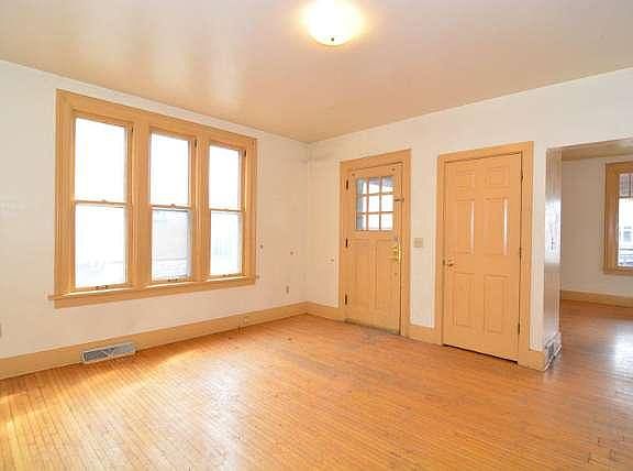 2nd image of 206 Carroll St