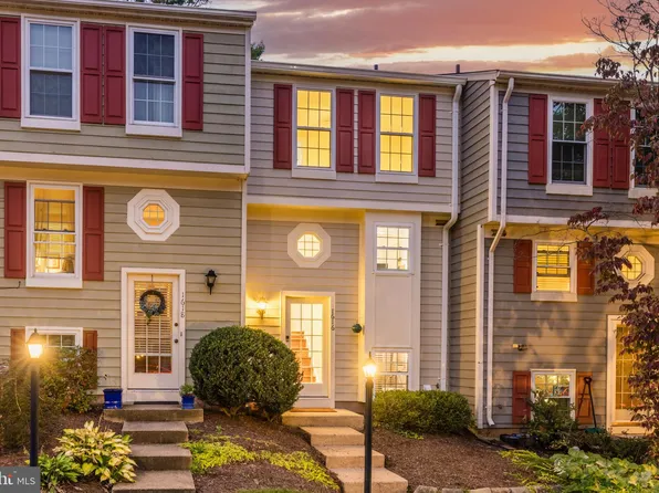 1616 Fieldthorn Dr, Reston, VA 20194