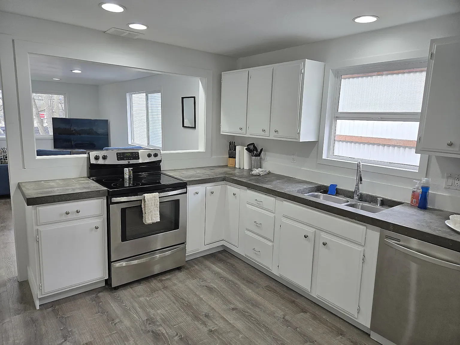 3 bed, 1070 sqft, $3,600 — Photo 4
