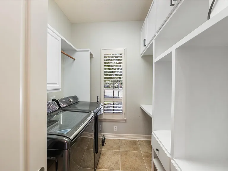 5450 Faircreek Ln — Photo 30