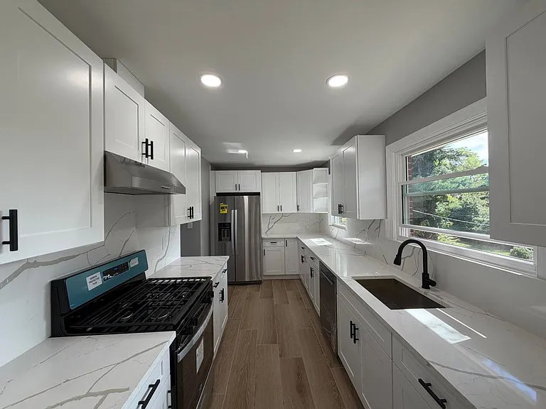 3442 Kershaw Rd NW — Photo 4