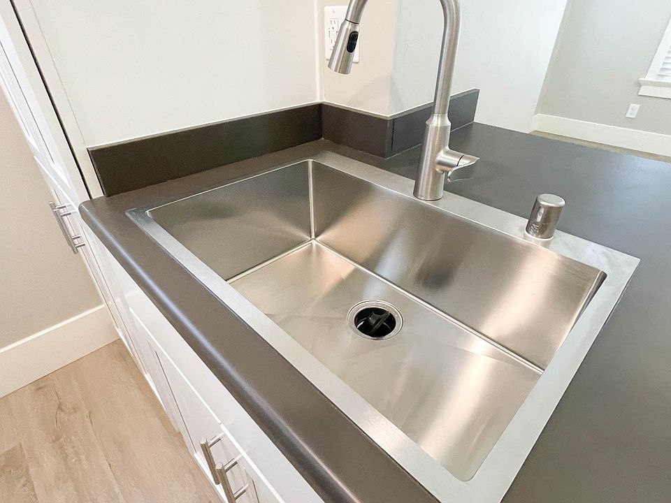 1st image of 1555 8th Ave #17