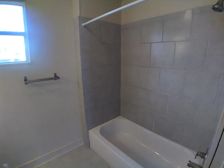 215 W Magnolia Ave #3 — Photo 25