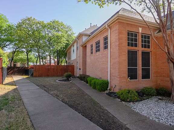 3rd image of 2056 Stonecourt Dr