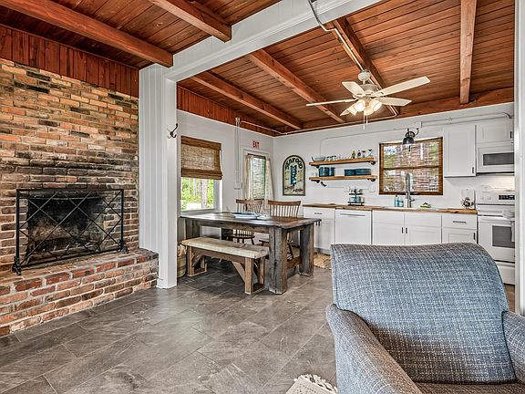 5th image of 2669 Surf Rd