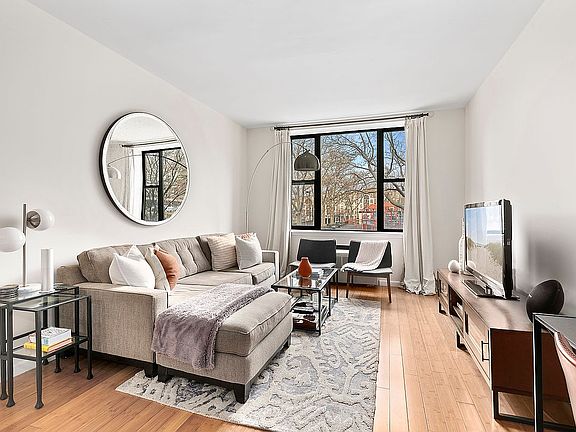 2nd image of 504 W 136th St APT 2D