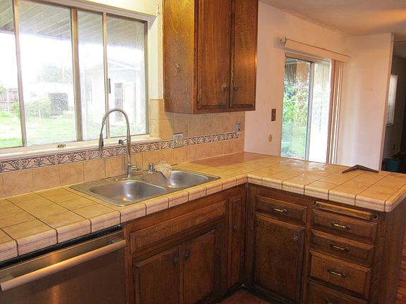 5th image of 2337 Rogue River Dr