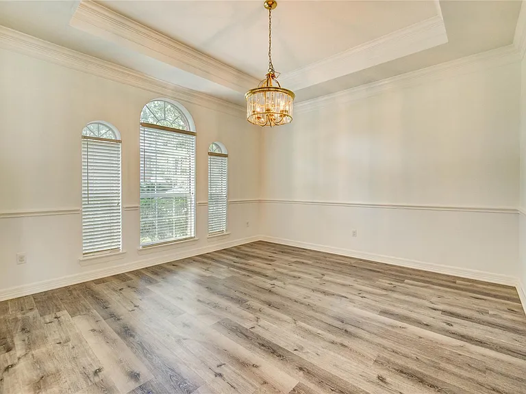 8803 Memorial Creek Dr — Photo 11