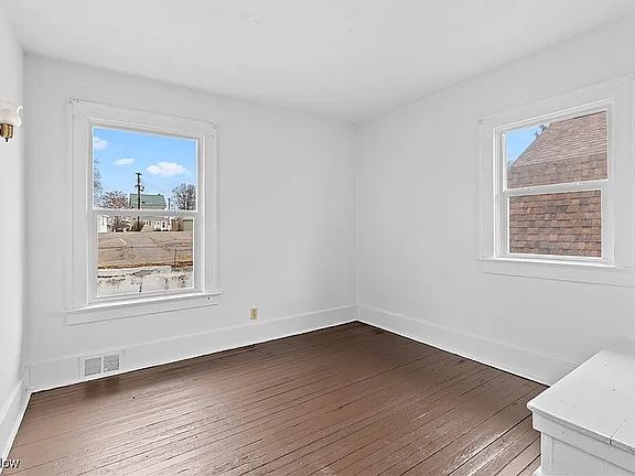 3rd image of 1516 Euclid Ave #1/2